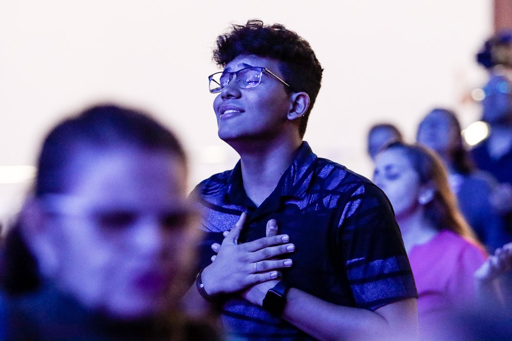 Igreja intercedeu por cura de depressão e ansiedade no Culto de Oração
