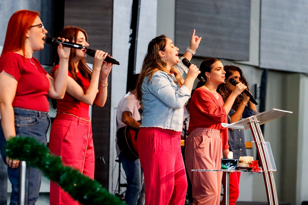 Escola Dominical: igreja foi motivada a reinar em vida pelo sangue de Jesus