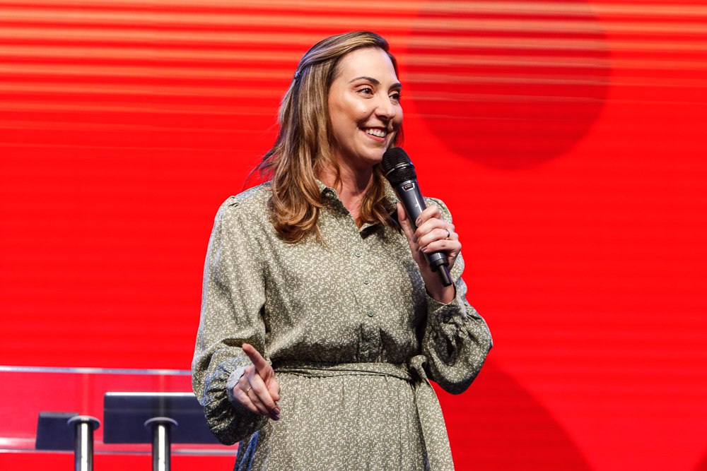 Ministração de Juliana Borba no primeiro culto do ano