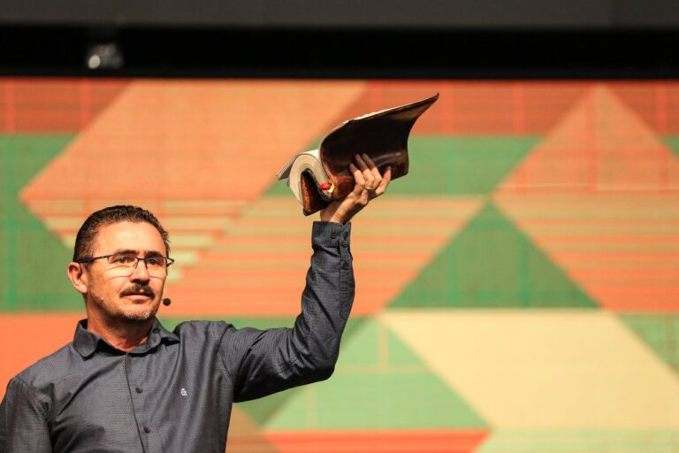 Culto de Oração com pastor João Roberto