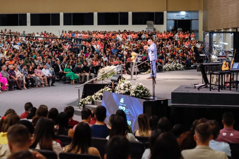 Sede celebra 32 anos em tom de alegria e muita festa