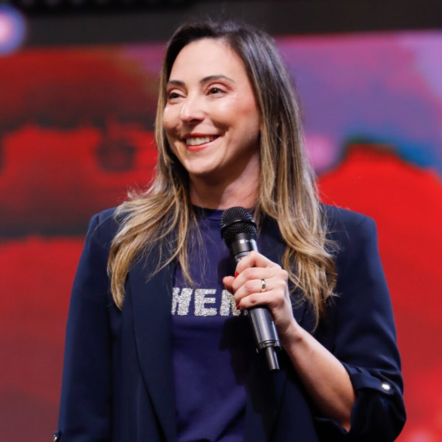 Fé que silencia pensamentos: resistindo às sugestões que tentam roubar nossa paz - Juliana Borba