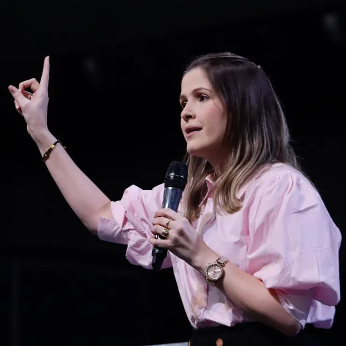 O que torna a Bíblia tão poderosa? A verdade que muitos ignoram - Willa Meneghel