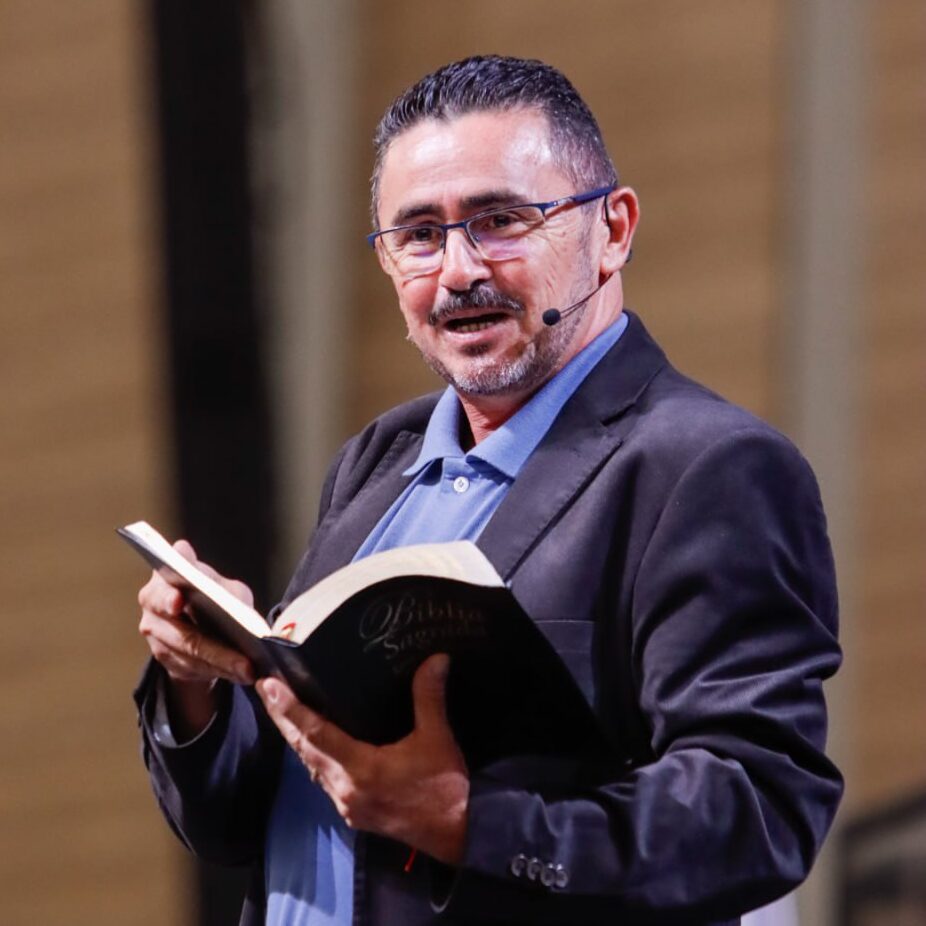 Radiação divina: Poder invisível, efeito real — João Roberto Albuquerque