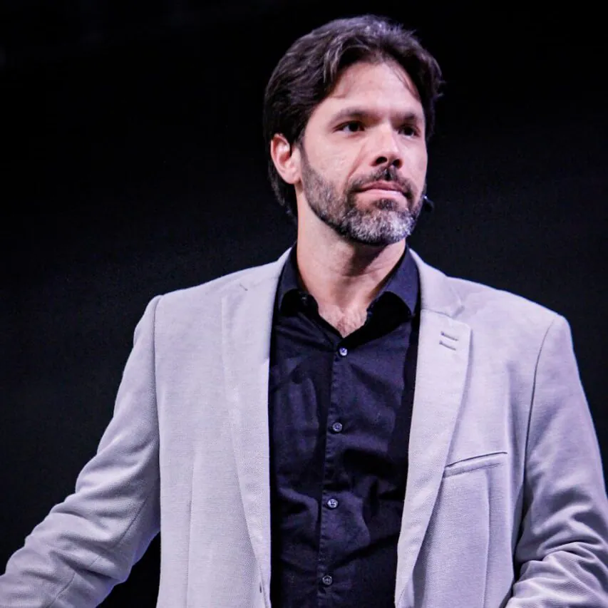 Servir é crescer: o exemplo que vem de Cristo - Thiago Borba