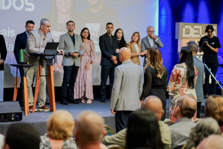 Uma noite de celebração: boas-vindas aos novos pastores auxiliares