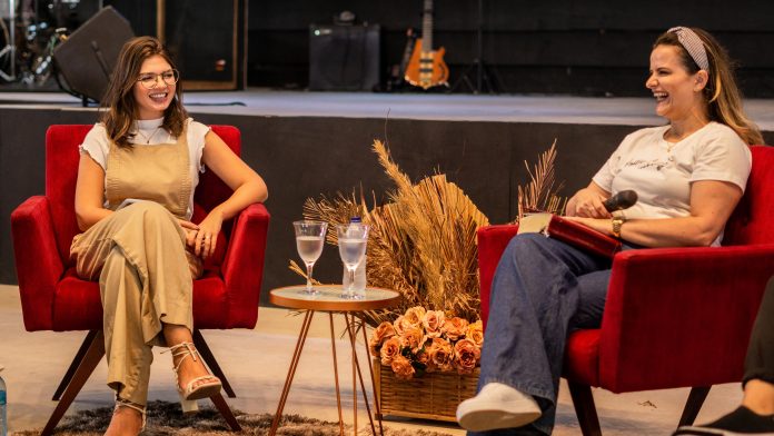 Conferência Influentes reuniu e abençoou mulheres
