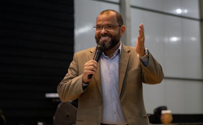 Igreja promove treinamento ministerial com Cristiano Arcoverde